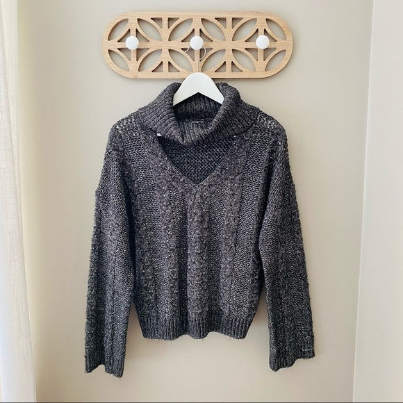 Urban Outfitters Keyhole Turtleneck Knit Sweater Gray Sz Medium - Picture 1 of 9